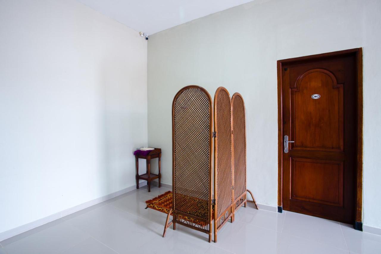 Safara Guesthouse Syariah Семаранг Екстериор снимка